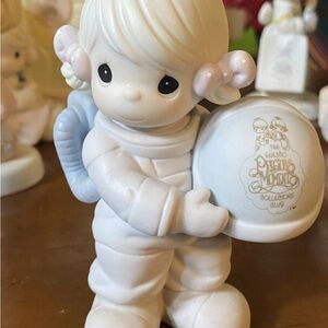 Precious Moments Collectors Club Astronaut 1991 Retired Figurine #C0012